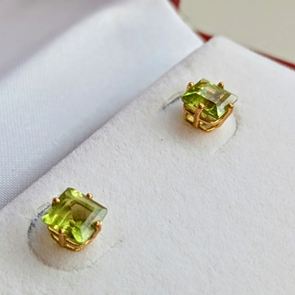 14k Yellow Gold Period Earring Studs